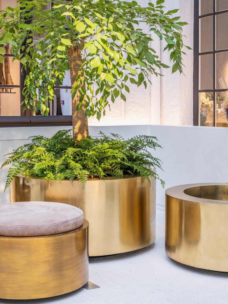 Maceta de metal de lujo CUPRUM en bronce latón pulido Royal Botania 2