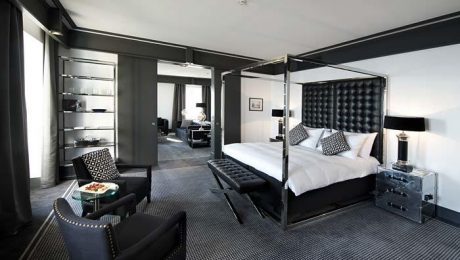 A qué se parece una habitación y dormitorio de una suite de lujo de un hotel de cinco estrellas?