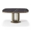 Mesa con tapa de cerámica y base de metal